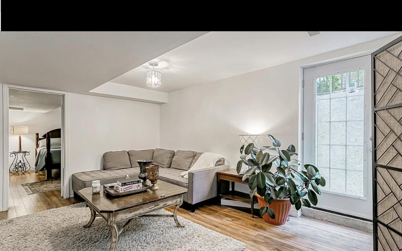 Cozy Apartment In Oakville , Ontario , Canada ภายนอก รูปภาพ